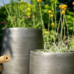 Pflanzgefäß 'Rowen', Silber, Ø 41 X H 72 Cm -LECHUZA || Wagner Verkaufsgeschäft 3210801635 3210801636 3210801637 3210801638 Pflanzgefaess Rowen silber 13 115030